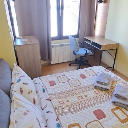 Top Central 2 Bedroom Next To Ndk Apartment