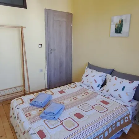 Apartment Top Central 2 Bedroom Next To Ndk *